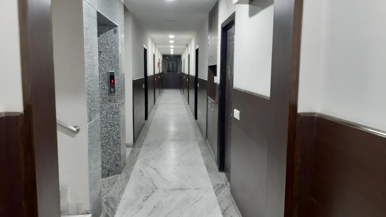 Hotel Sar Kamla Dham Skd Vrindavan Fully Vaccinated Staff 외부 사진
