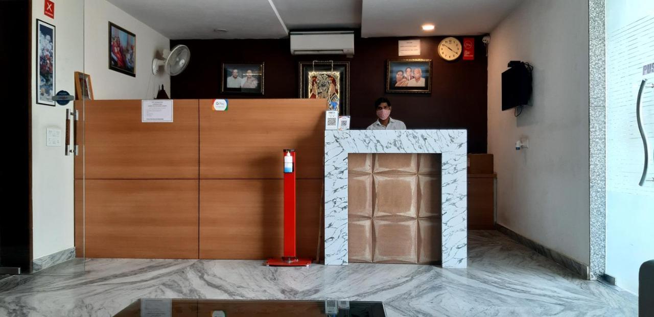 Hotel Sar Kamla Dham Skd Vrindavan Fully Vaccinated Staff 외부 사진