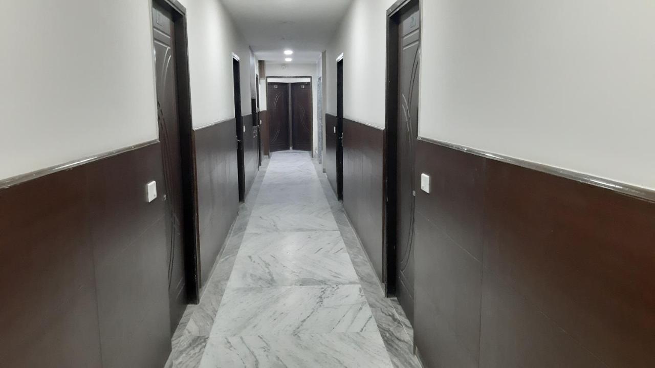 Hotel Sar Kamla Dham Skd Vrindavan Fully Vaccinated Staff 외부 사진