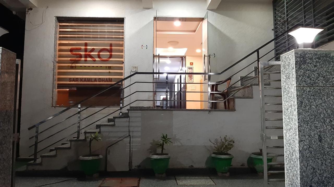 Hotel Sar Kamla Dham Skd Vrindavan Fully Vaccinated Staff 외부 사진