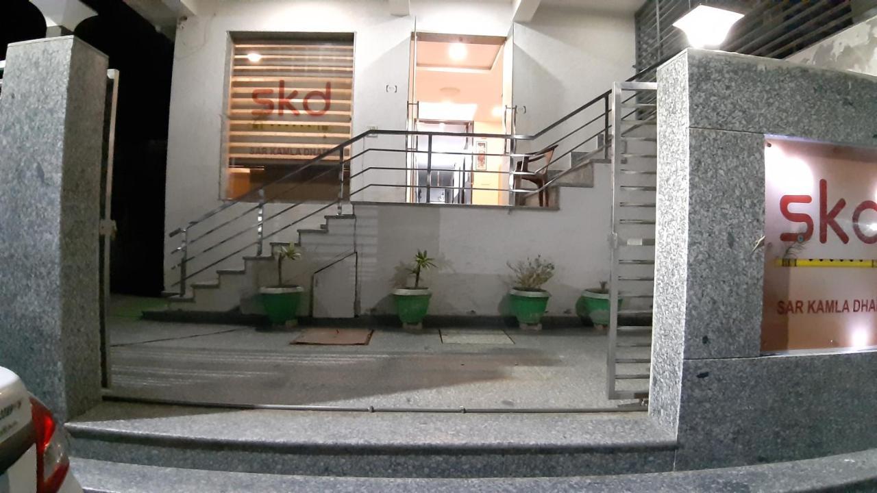 Hotel Sar Kamla Dham Skd Vrindavan Fully Vaccinated Staff 외부 사진