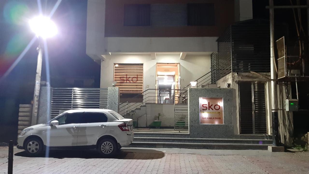 Hotel Sar Kamla Dham Skd Vrindavan Fully Vaccinated Staff 외부 사진