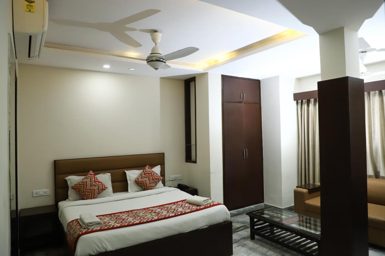 Hotel Sar Kamla Dham Skd Vrindavan Fully Vaccinated Staff 외부 사진