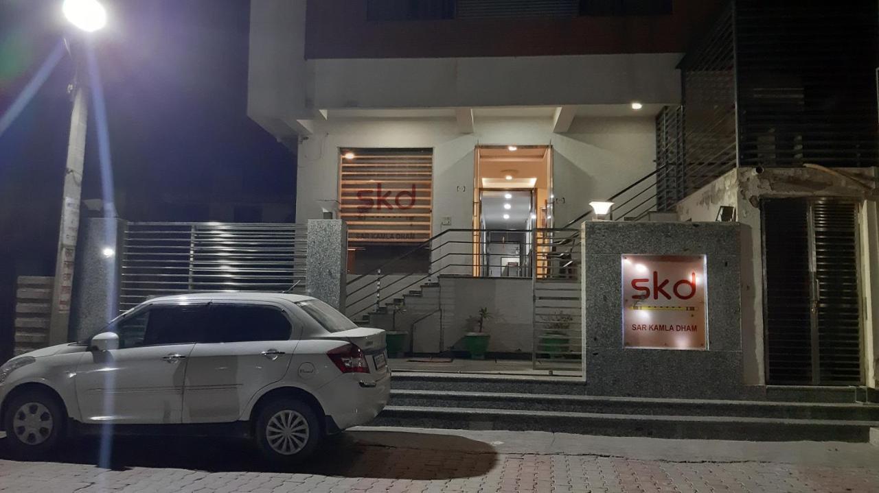 Hotel Sar Kamla Dham Skd Vrindavan Fully Vaccinated Staff 외부 사진