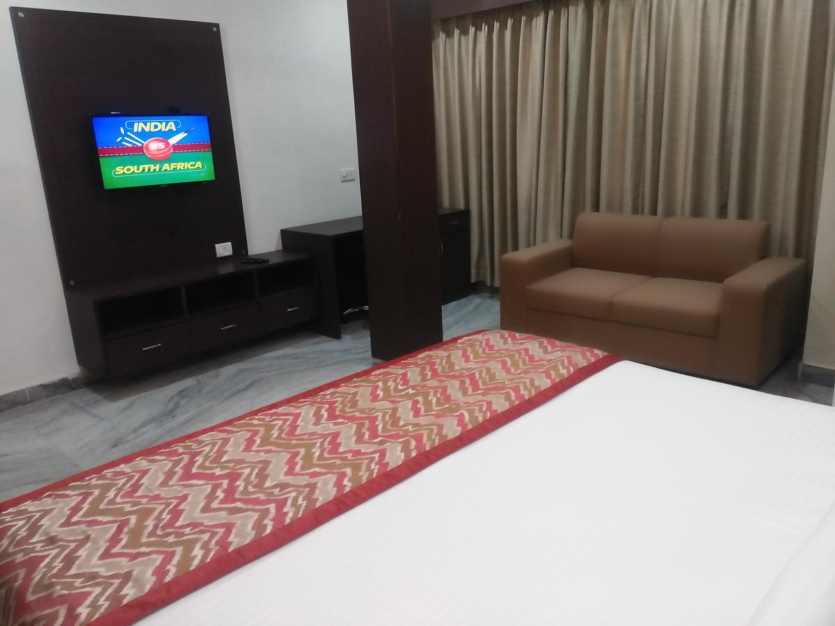 Hotel Sar Kamla Dham Skd Vrindavan Fully Vaccinated Staff 외부 사진