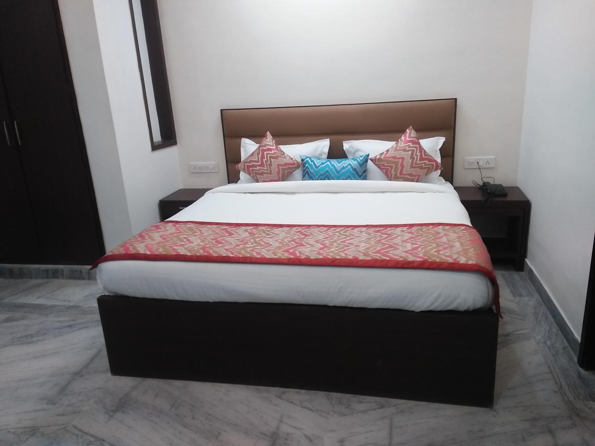 Hotel Sar Kamla Dham Skd Vrindavan Fully Vaccinated Staff 외부 사진