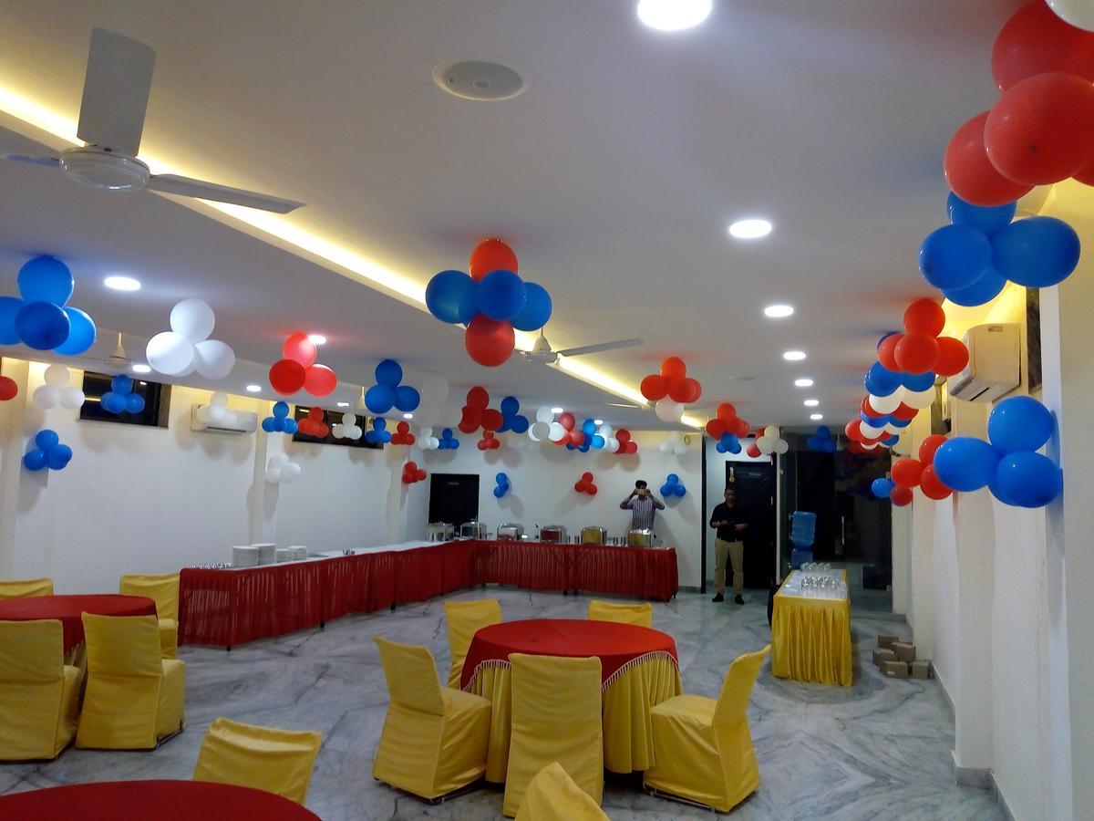 Hotel Sar Kamla Dham Skd Vrindavan Fully Vaccinated Staff 외부 사진