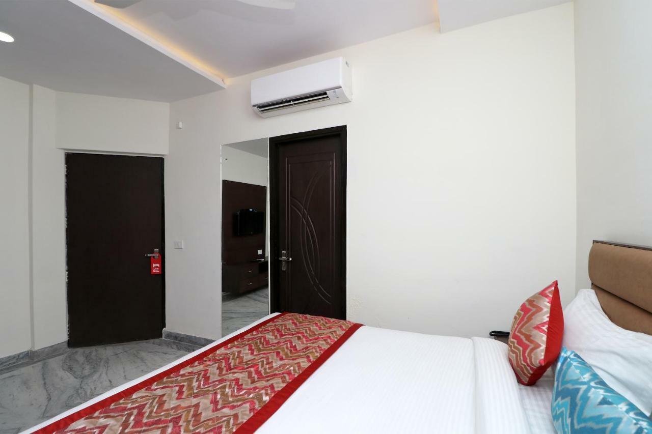 Hotel Sar Kamla Dham Skd Vrindavan Fully Vaccinated Staff 외부 사진