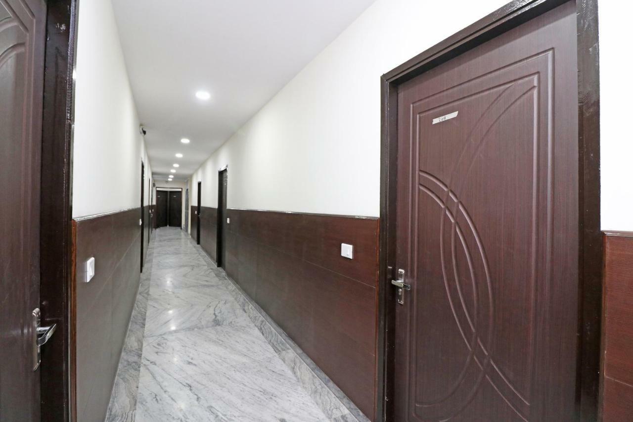 Hotel Sar Kamla Dham Skd Vrindavan Fully Vaccinated Staff 외부 사진